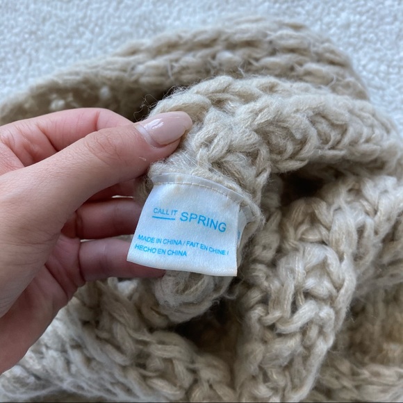 Spring circle scarf - Picture 2 of 2